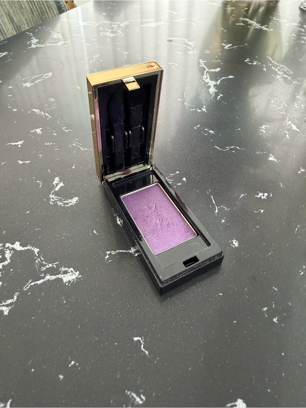 Yves Saint Laurent Violet Single-Pan Pressed Eyeshadow color 7